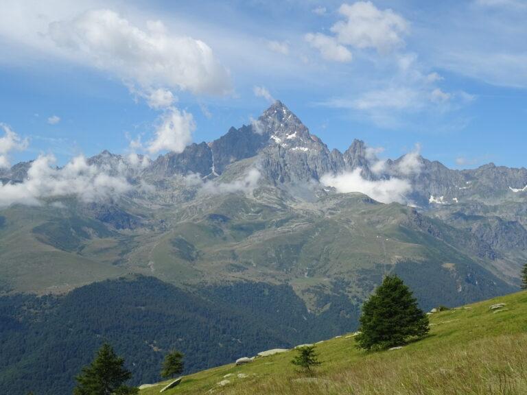 TOUR AI PIEDI DEL MONVISO